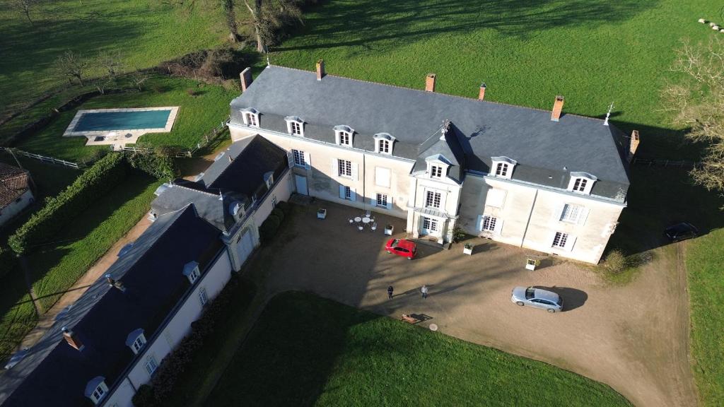 Chateau De Piedouault