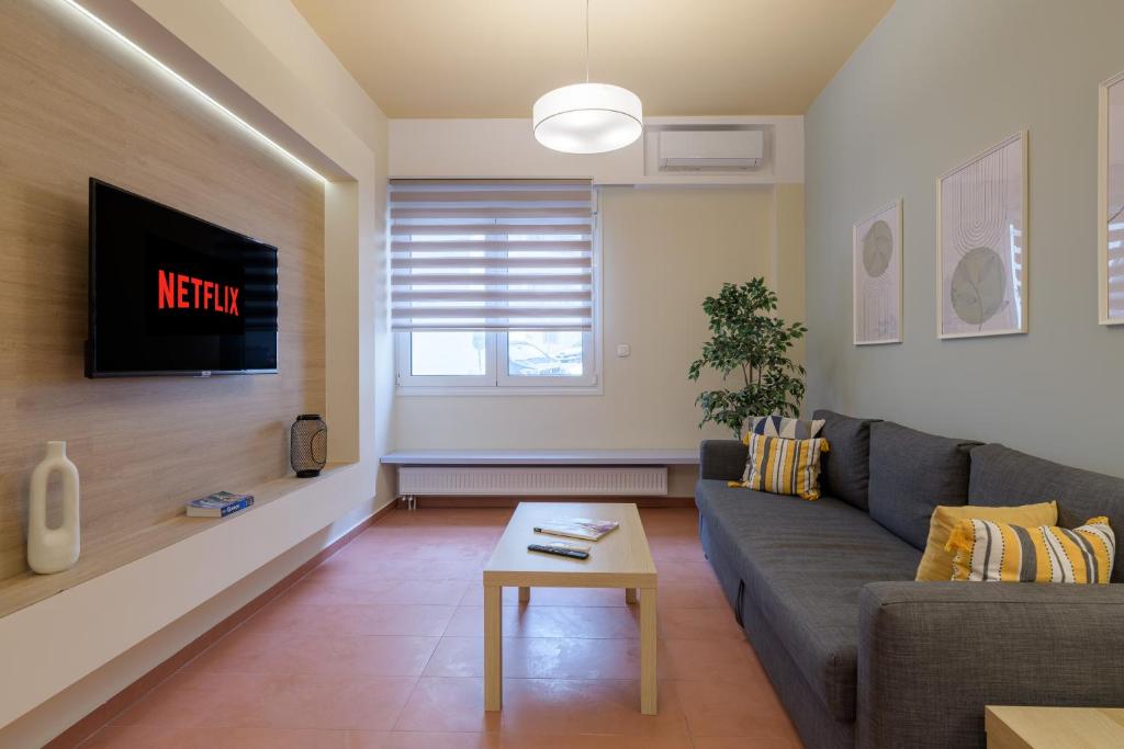 Acropolis walking distance apartment