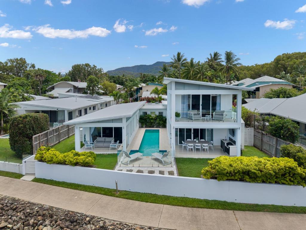 an aerial view of a house with a swimming pool at Deja View Trinity Beach in Trinity Beach