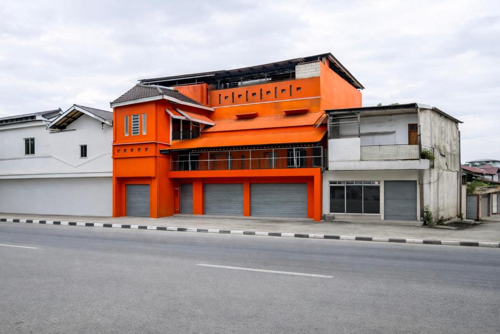 Oyo Building Booking.com