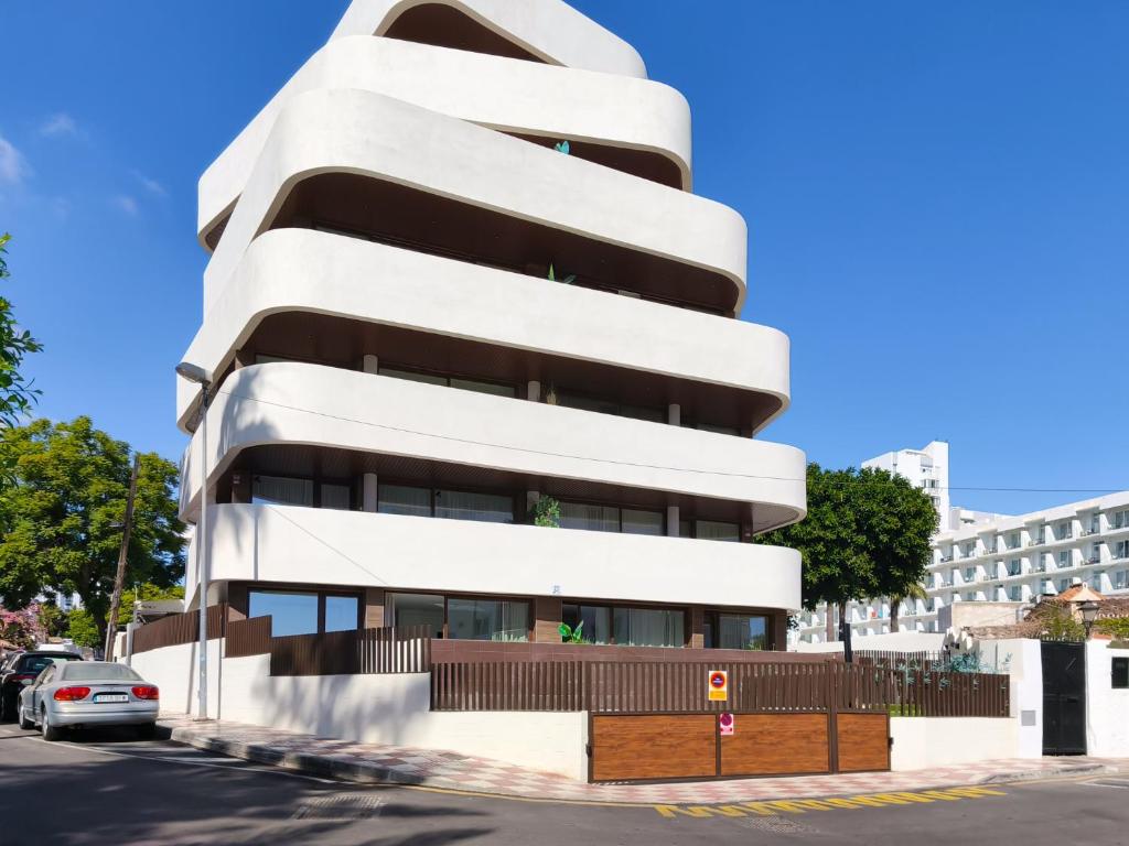 2 Bedrooms apartment in new modern building with ocean view
