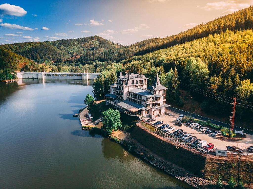 Retro Riverside Wellness Resort