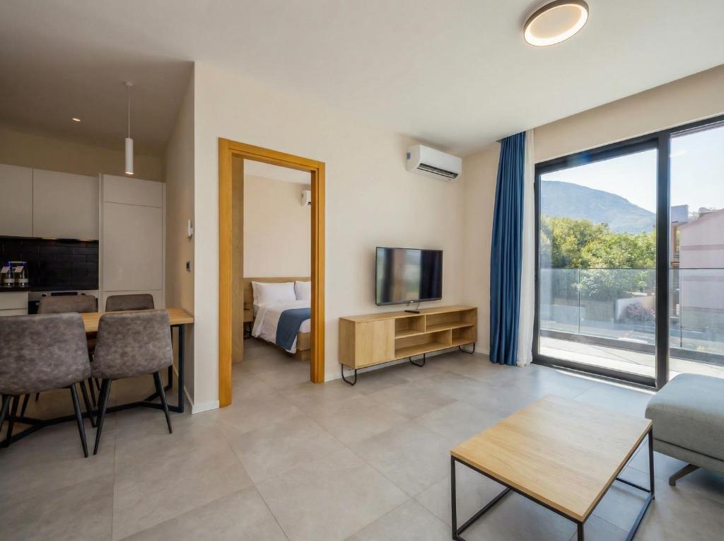 Royal Blue Resort & Residences - 18