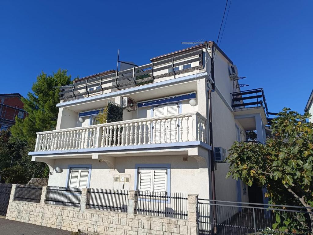 Apartment in Novi Vinodolski with Sea View, Terrace, Wifi, Washing Machine (3667-2)