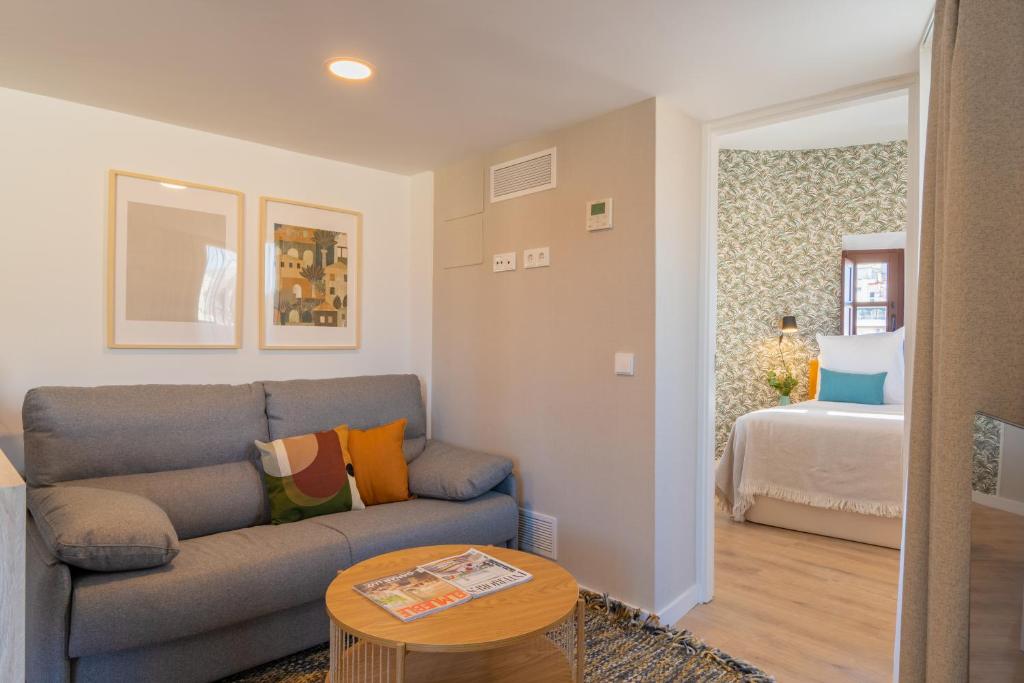 Feelathome Atarazanas Apartments - 9