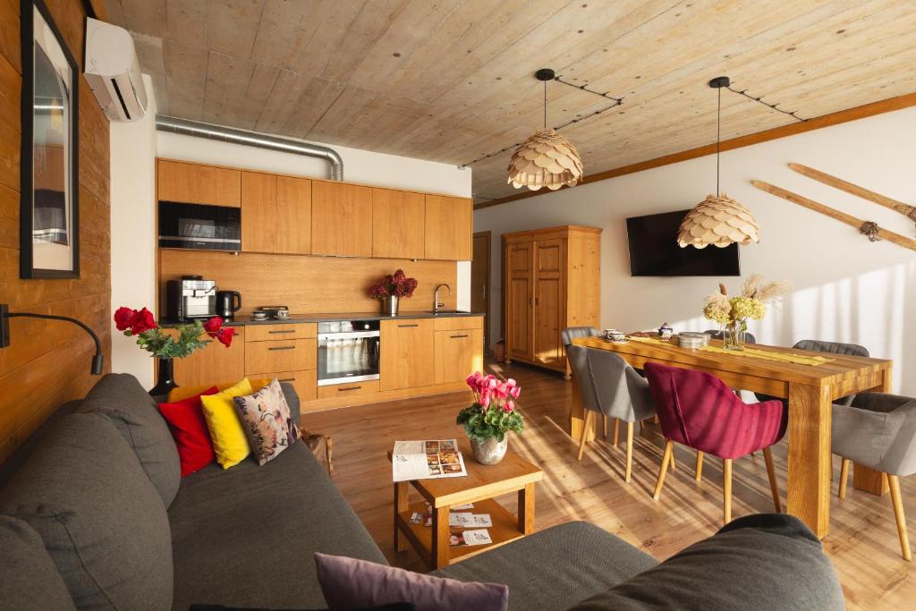 APARTAMENTY U HARREGO BOUTIQUE SPA masaże, sauna, tężnia solankowa , balkon , taras , klimatyzacja , parking - 2