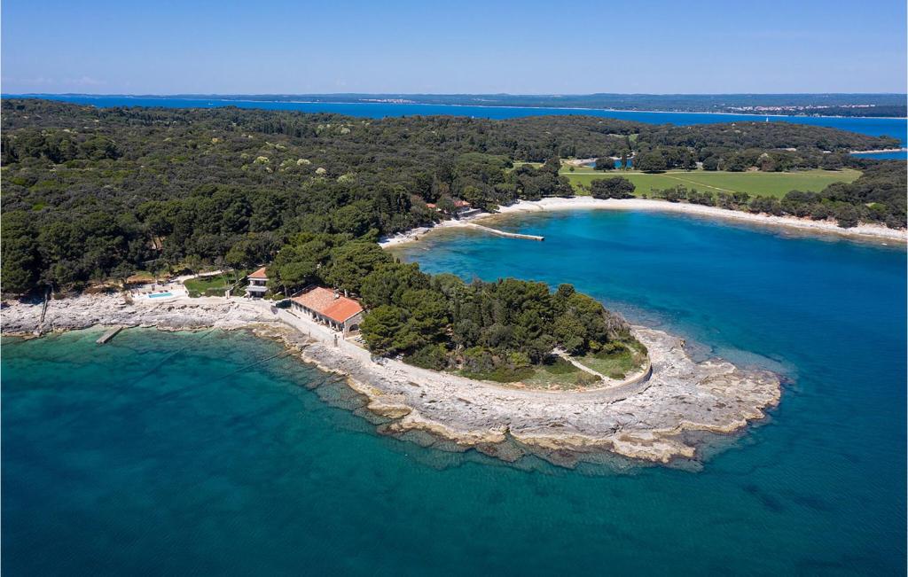 Luxurious Home In Fazana With House Sea View