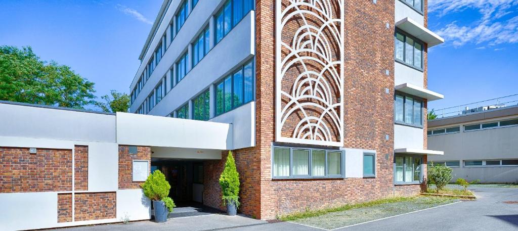 Best Western Hôtel Journel Paris Sud - Housity