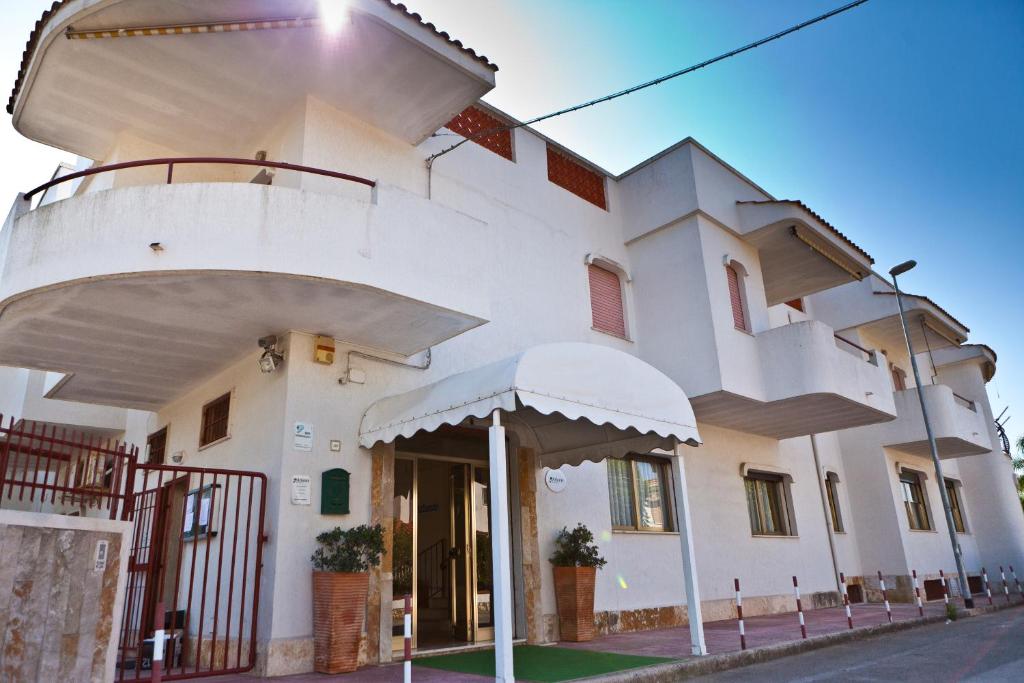 Budova, kde se aparthotel nachází