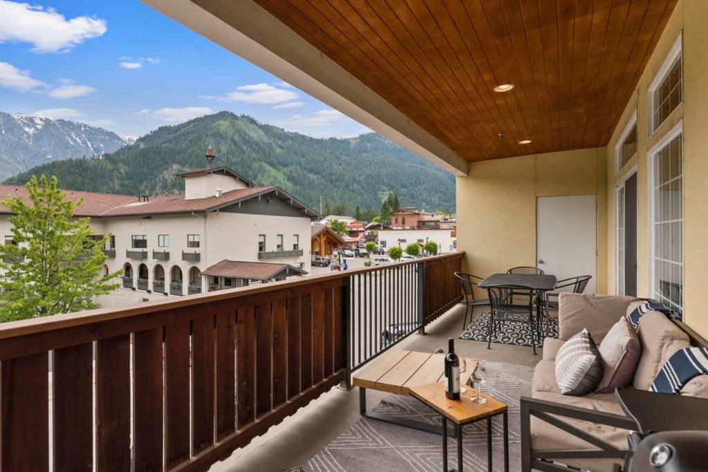 a balcony with a view of a mountain at Apres Ski Chalet - Pacific Retreats in Leavenworth