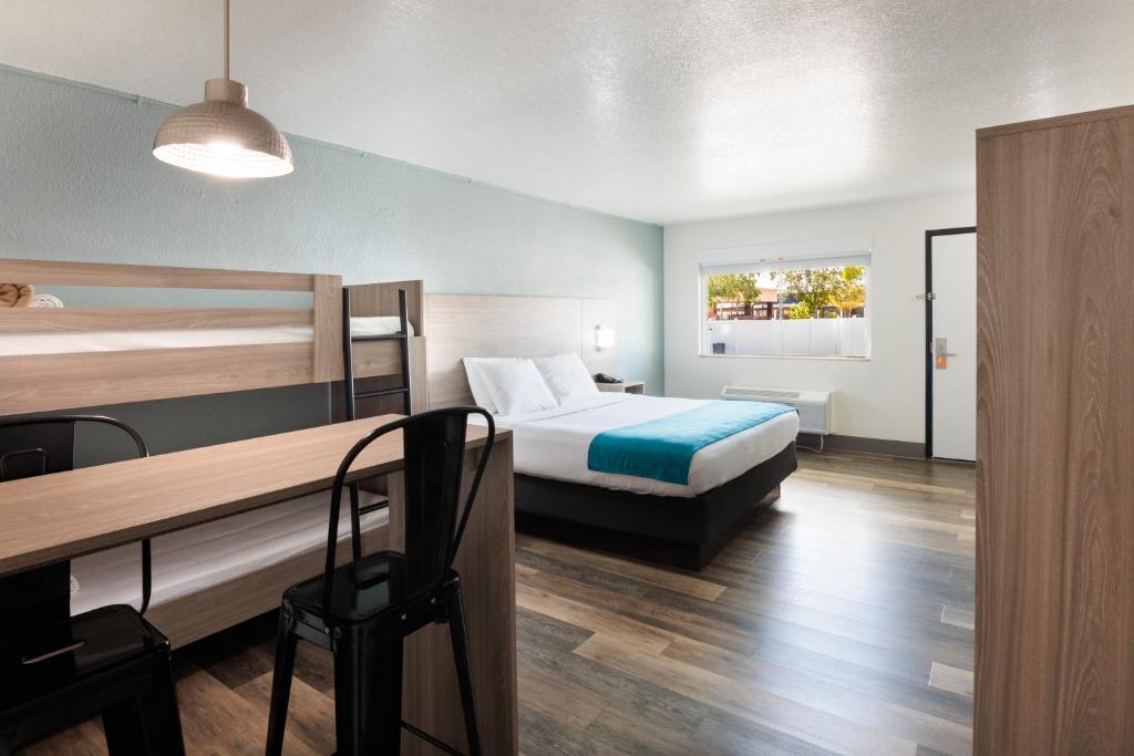 Coco Key Hotel & Water Park Resort - 