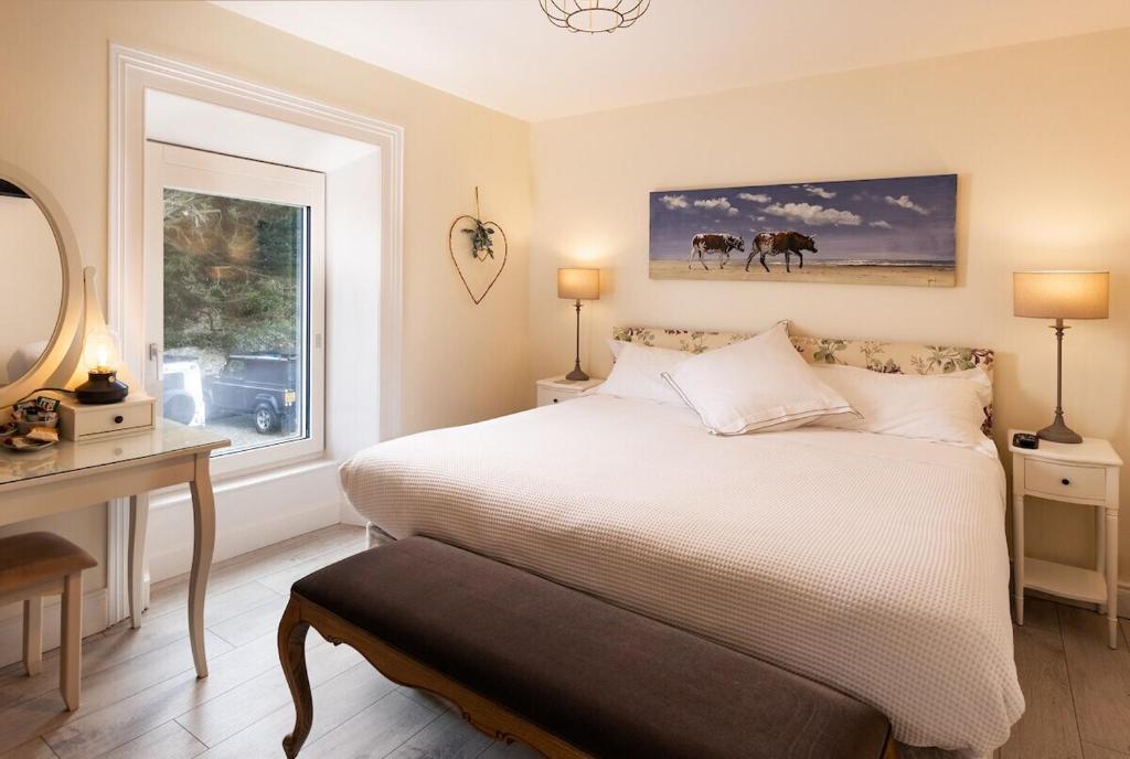 Manse On The Beach - Deluxe King Room