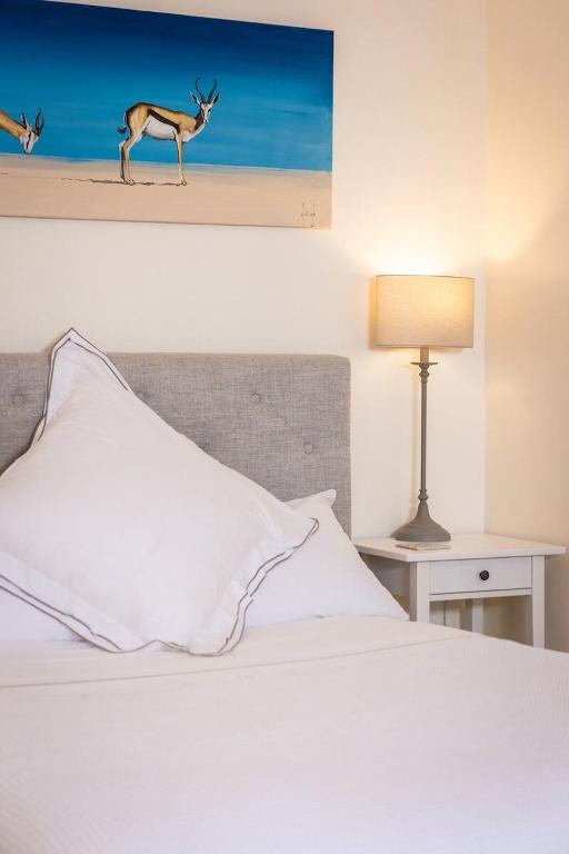 Manse On The Beach - Deluxe Double Room With Shower