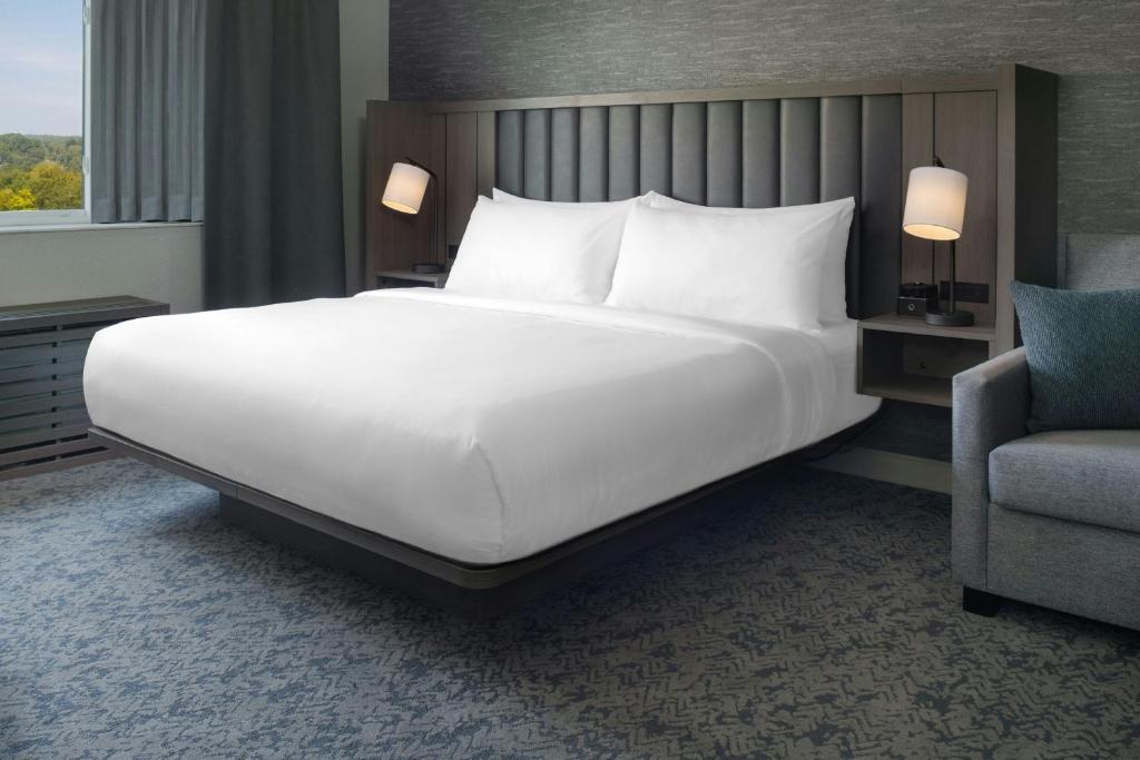 Sheraton Framingham Hotel & Conference Center - 