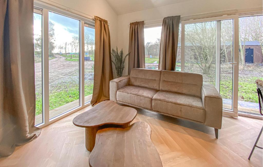 Sernets Recreatie Chalet 111 - Vakantiehuis Met Drie Slaapkamers