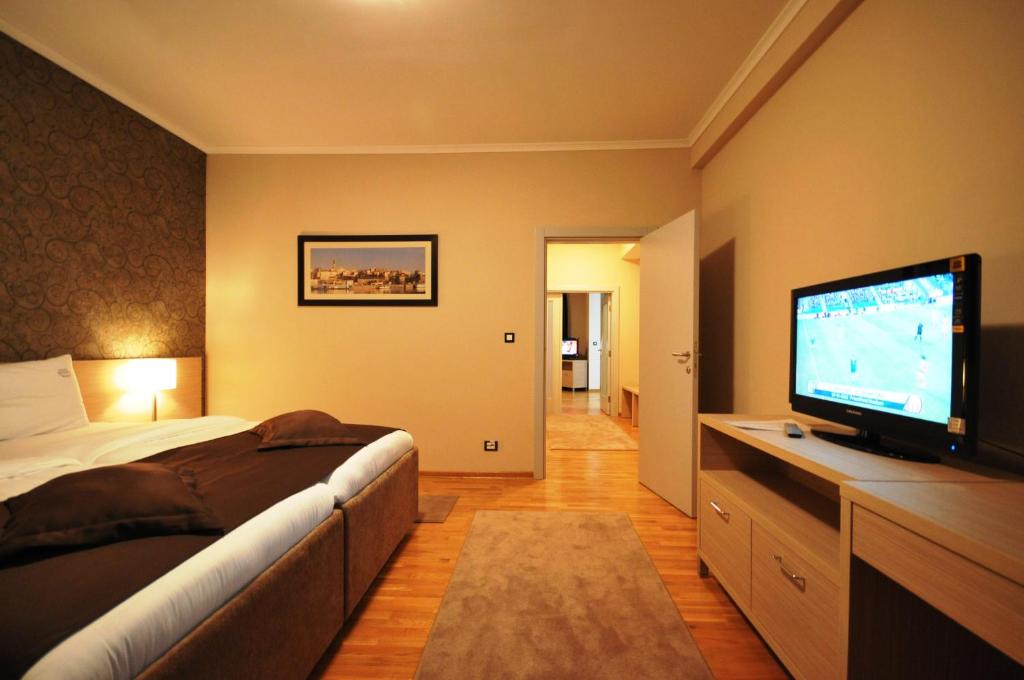 Garni Hotel Nevski - Executive Suite - Free Parking