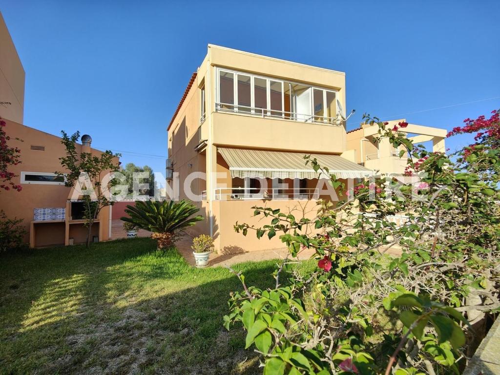 Villa tranquille avec piscine commune et jacuzzi, 3 chambres, 2 salles de bain