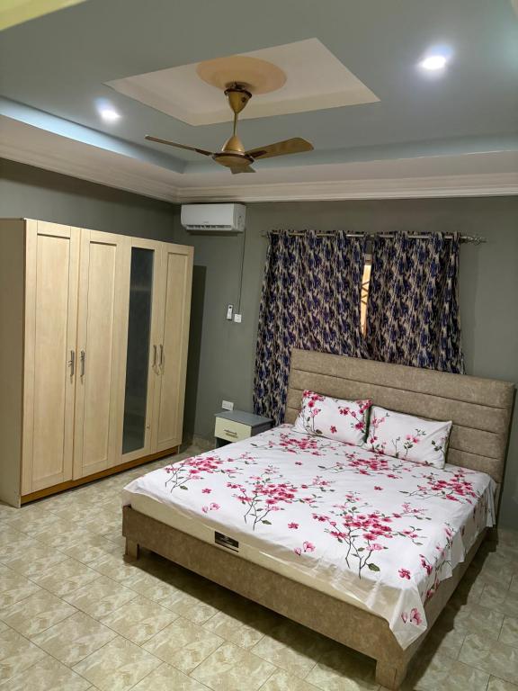 Llit o llits en una habitació de Room 18