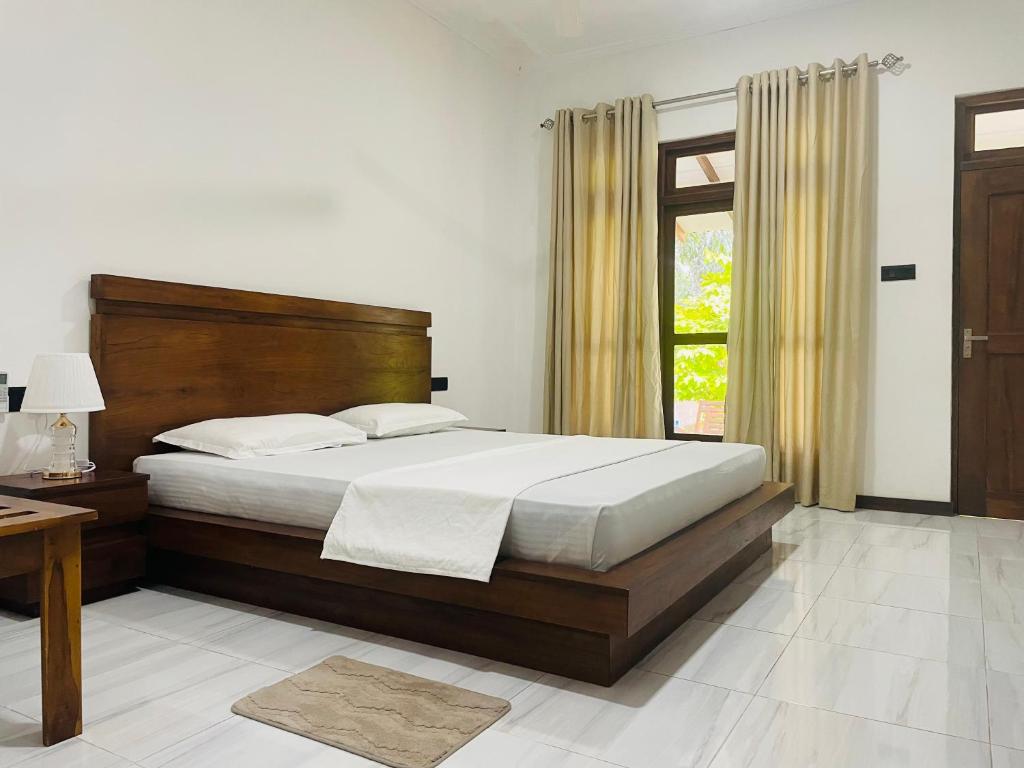 Swan Lake Habarana - 5