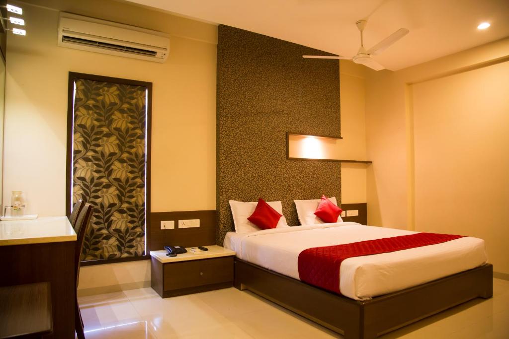 Afbeelding uit fotogalerij van Hotel Sri Sakthi in Tiruppūr