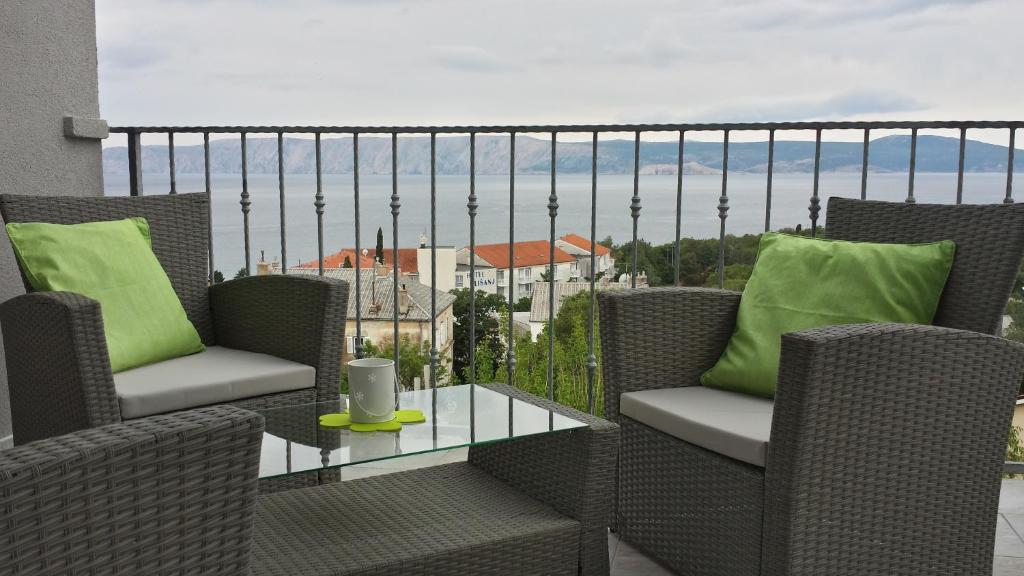 Obiteljski Apartmani Švob Lavanda & Ružmarin sa terasom i pogledom na more