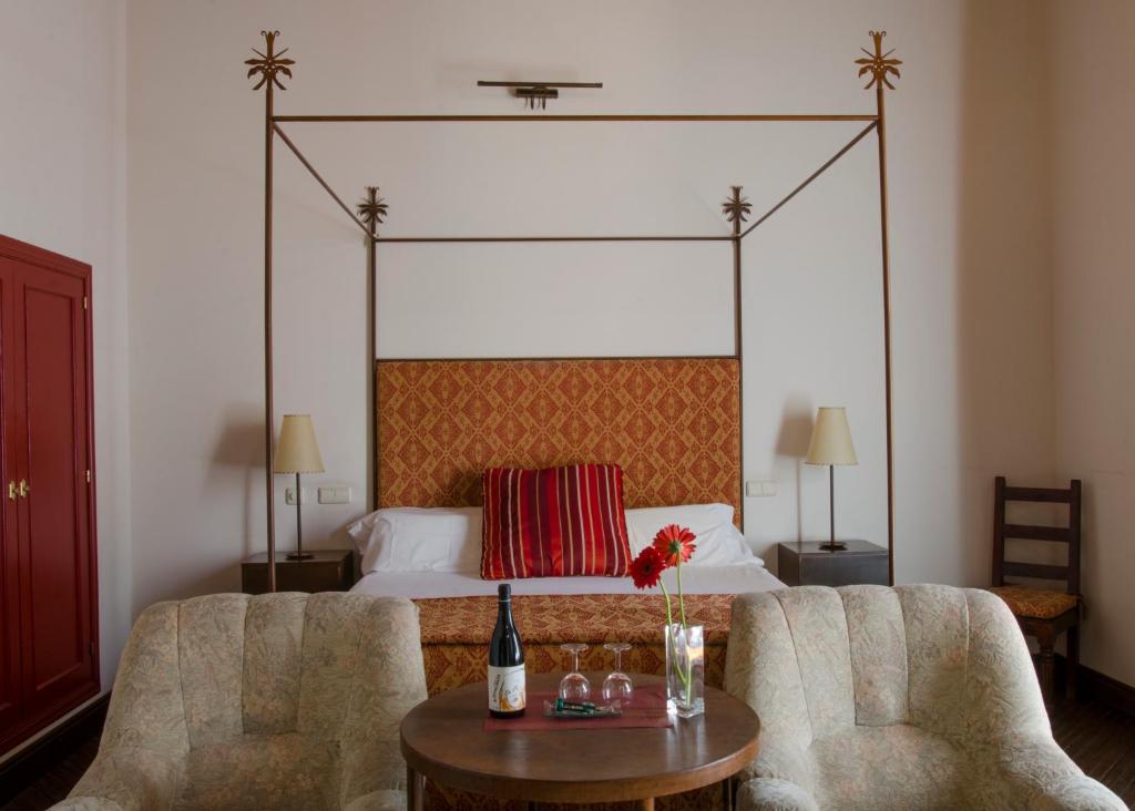 Palacio Rejadorada - Habitación Triple Superior