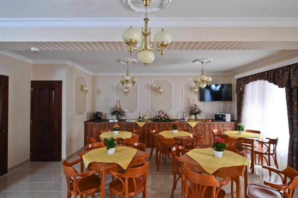 TV a/nebo společenská místnost v ubytování Rajna VillaBridge&SPA