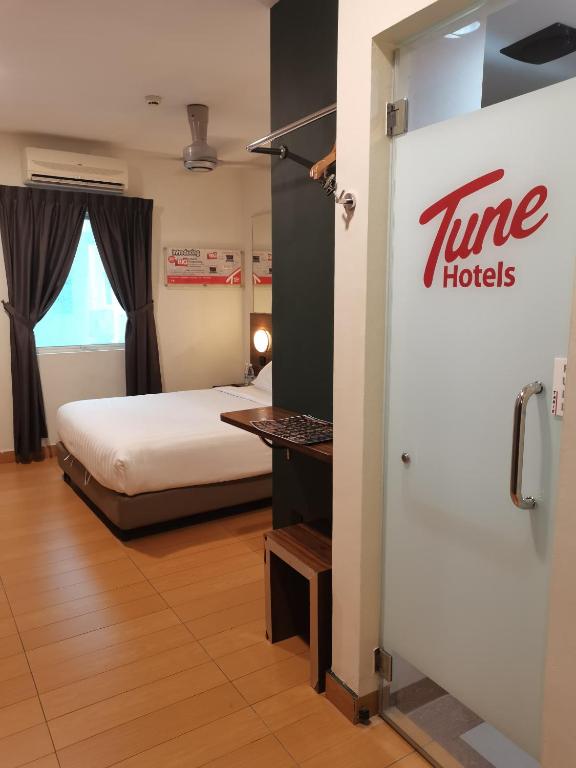 Tune Hotel – Kota Bharu City Centre - Double Room