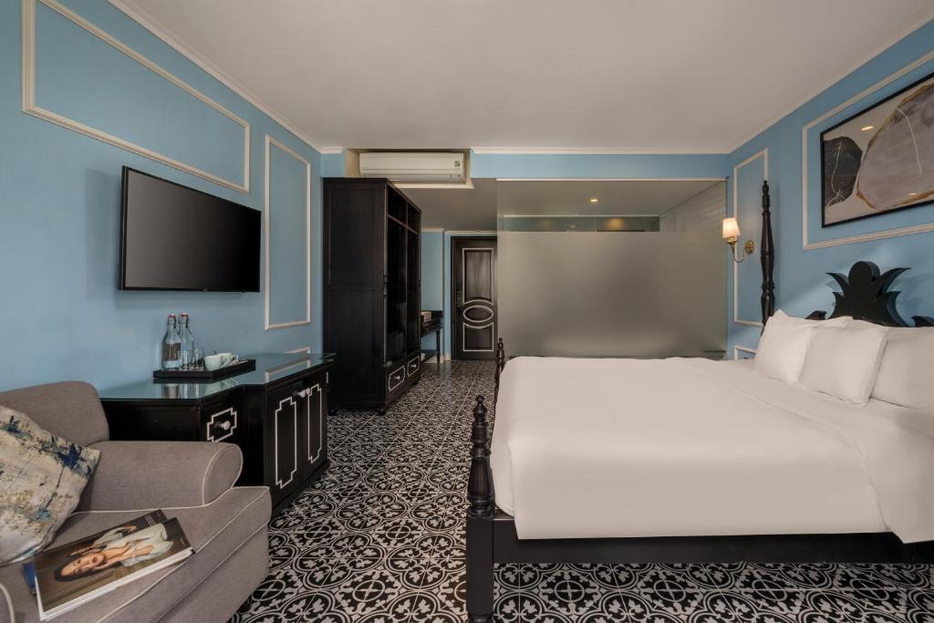 Phòng Deluxe Giường Đôi Có Ban Công Và Bồn Tắm - Tầm Nhìn Ra Thành Phố