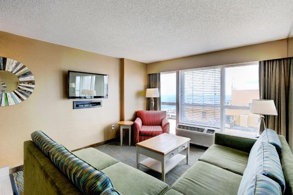 Boardwalk Resort and Villas - 1 Bedroom Suite Ocean View