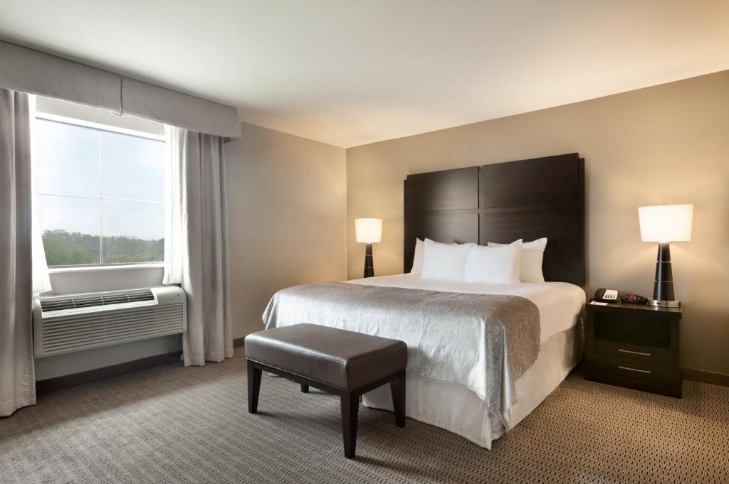Baymont by Wyndham College Station photo