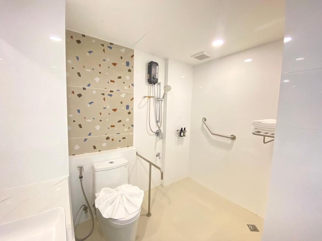 Pinotel Prachuap - โรงแรมพิโนเทล ประจวบ - 特大号床间 - 带无障碍设施