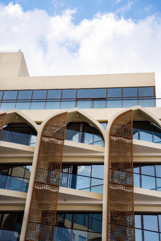 لابی و فضای عمومی Golden Tulip Muscat The Village - تصویر ۵