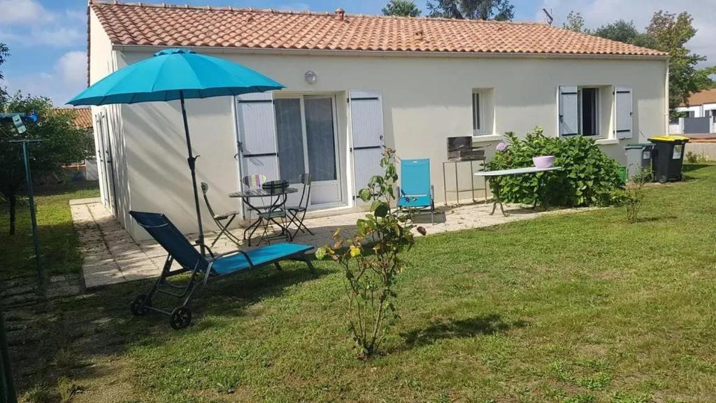 Maison accueillante à Saint-Hilaire-de-Chaléons avec jardin