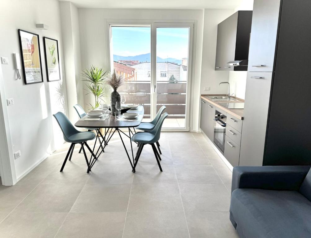Cocktail - Sarnico Color Suites - One-Bedroom Apartment With Balcony