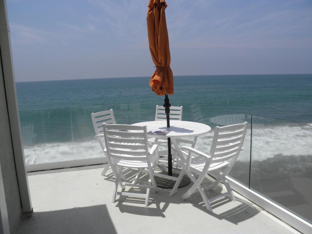 Malibu Private Beach Apartments photo