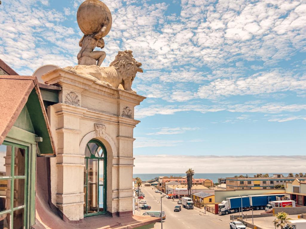 Dune Atlas at Hohenzollernhaus