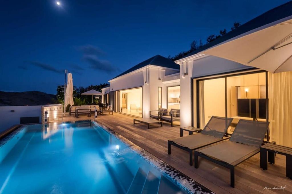 Modern Paradise Villa on the Hills of Grand Cul de Sac