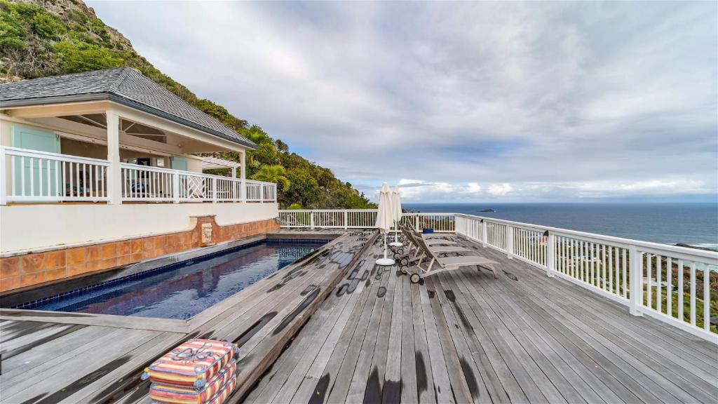 Well-equipped Villa Close to Amenities