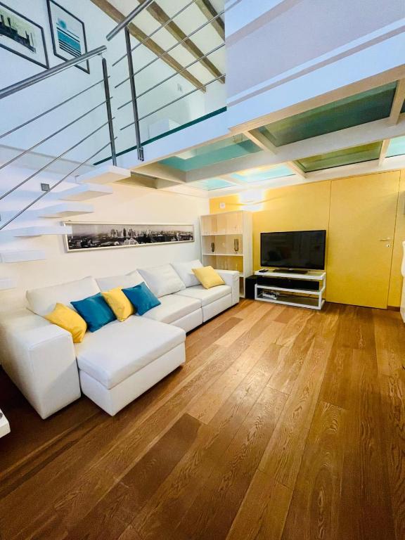 Isablue Loft