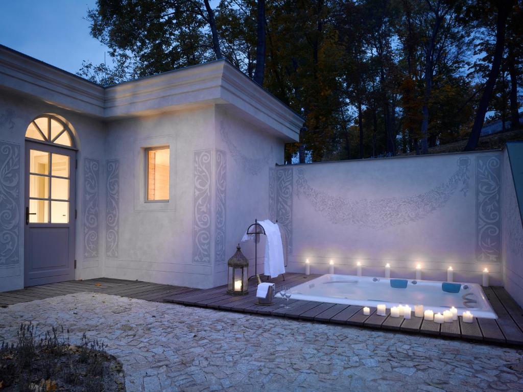 Fotografie z fotogalerie ubytování Chateau Mcely v destinaci Mcely