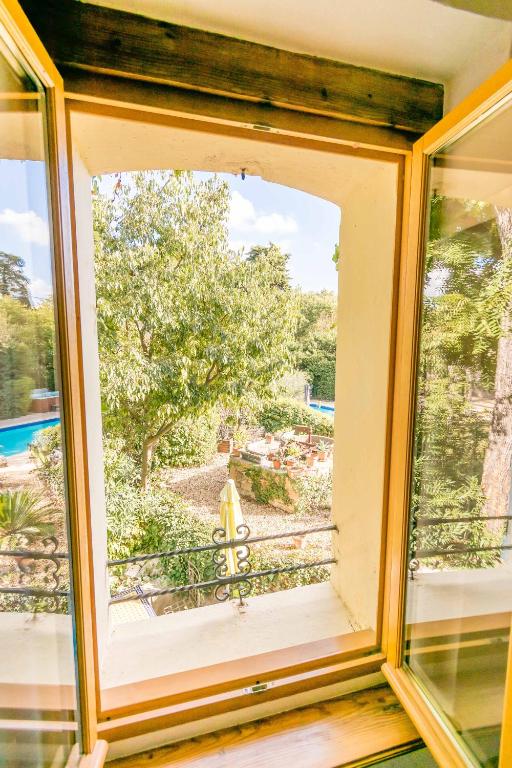 Eloi Merle Gîtes - Apartment With Pool View