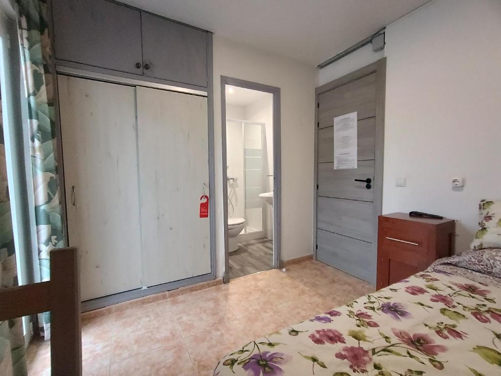 Hostal Bélgica - 山景单人间