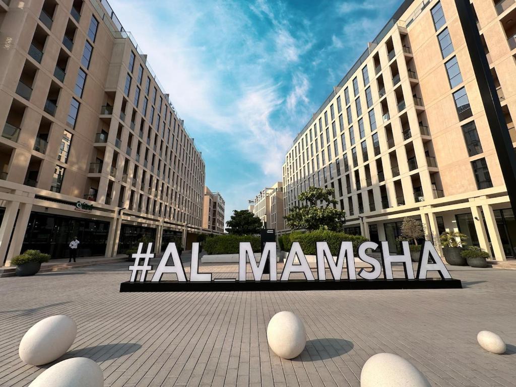 امکانات Apartment with 2 Double Beds in Alef Al Mamsha Sharjah - Sleeps 4 - تصویر ۴