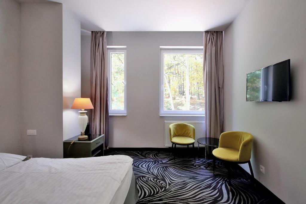 Carlsbad INN hotel & apartments - 2