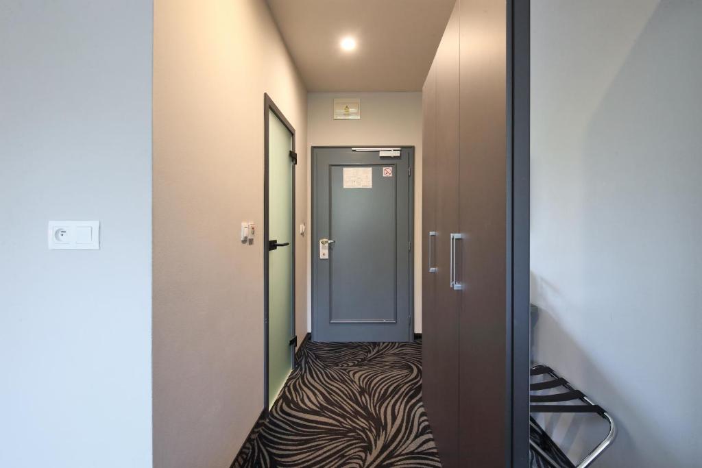 Carlsbad INN hotel & apartments - 14