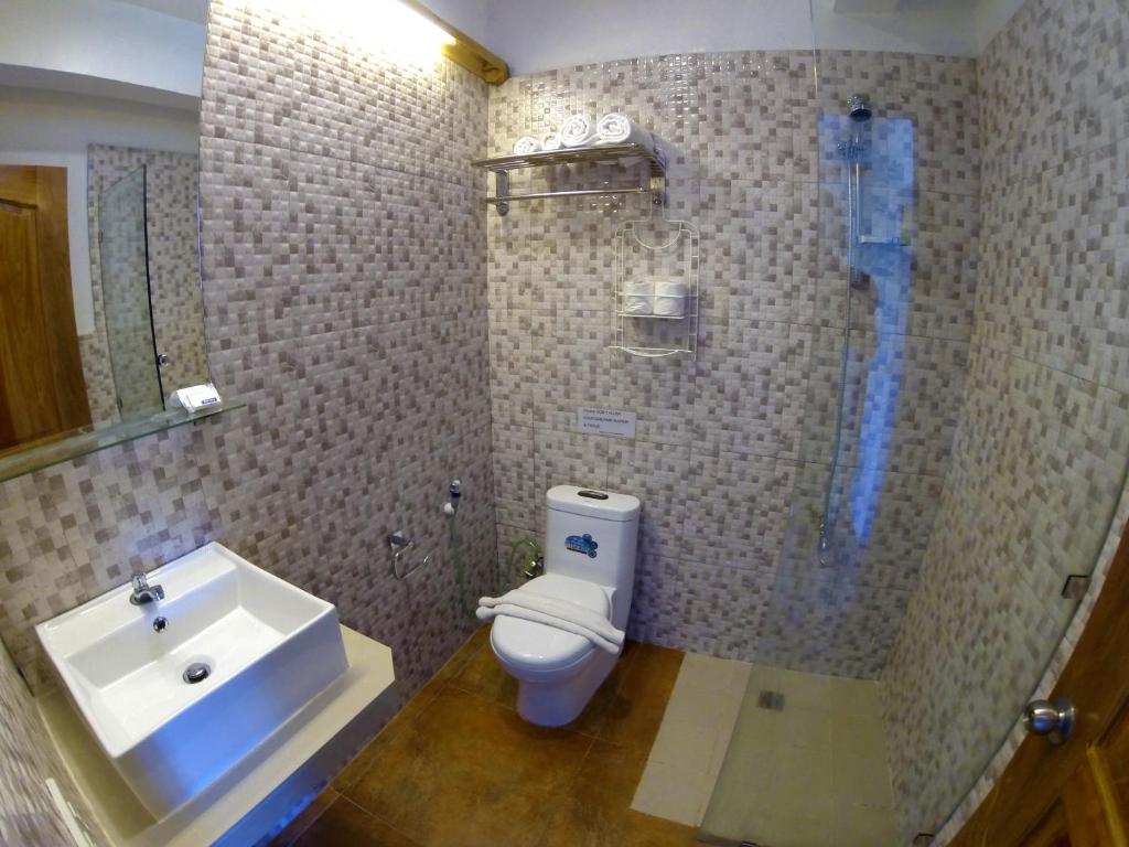 Koupelna v ubytování Lanterna Hotel Boracay