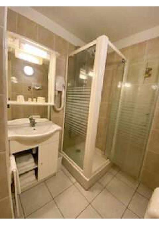 Contact Hôtel - Prim Witry - Reims Nord - ダブルまたはツインルーム