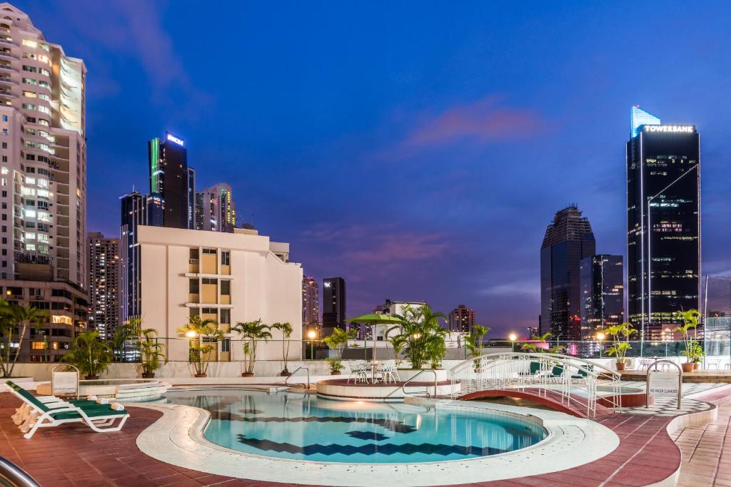 The swimming pool at or close to Hospedium Princess Hotel Panamá