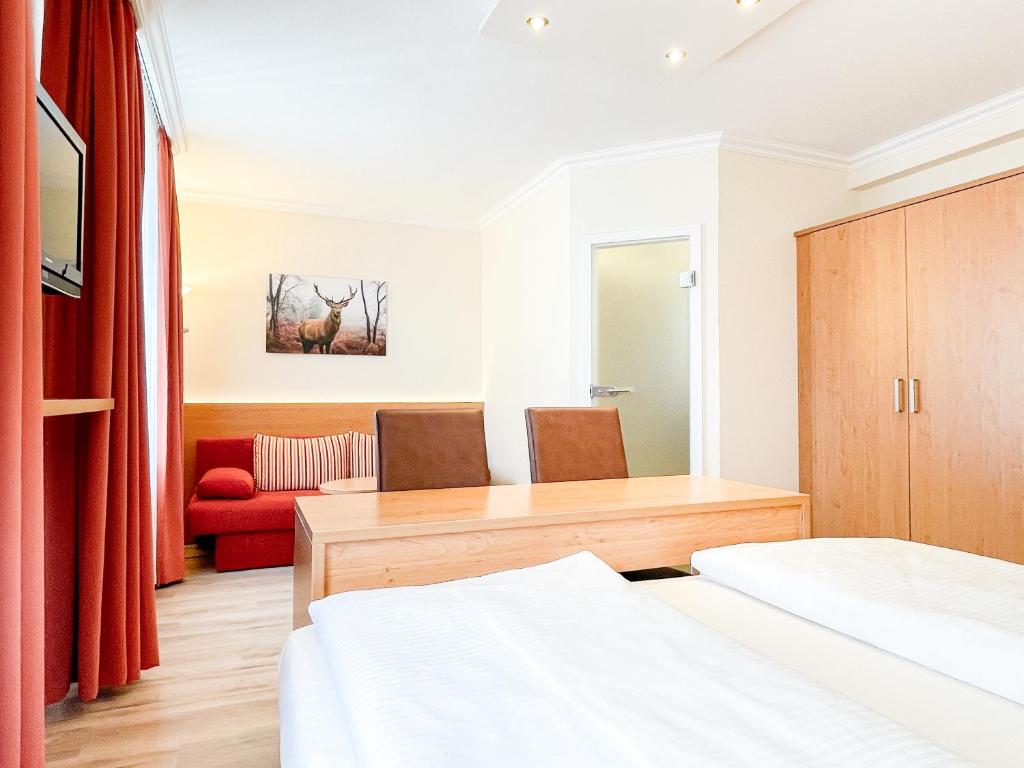 Hotel Kriemhild am Hirschgarten - 7